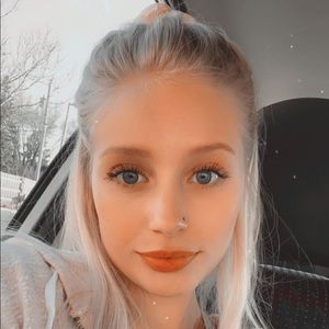 Meet your Posher, Halley